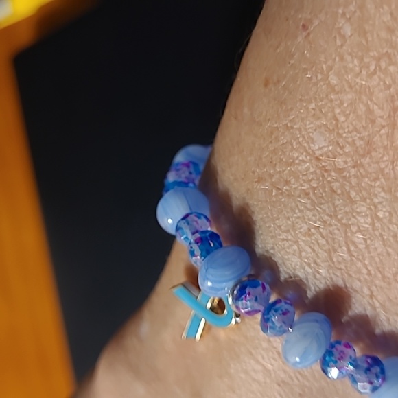 NWOT Blue Ribbon Memory Wired Bracelet - Picture 2 of 4